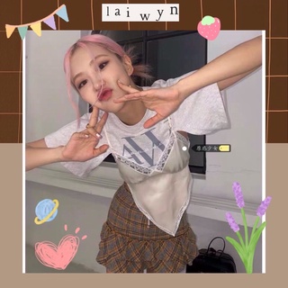 Set chân váy caro+ áo yếm phối croptop Rosé mặc (order)