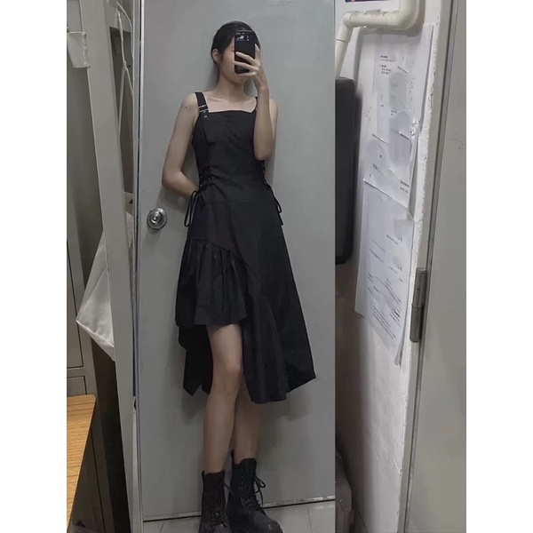 Thanh lý pass yếm jeans và váy yếm đen