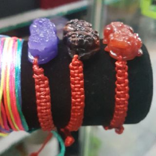 Vòng đỏ tỳ hưu phong thủy