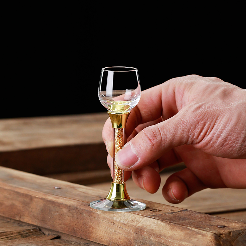 Bộ ly rượu thủy tinh pha lê màu trắng phối lá vàng sang trọng dùng làm quà tặng