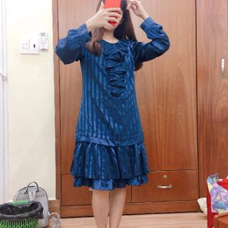 Thanh lý đầm sọc xanh mới mặc 1 lần .