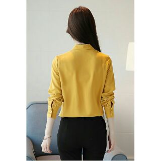 Áo sơ mi cổ nơ viền chỉ
