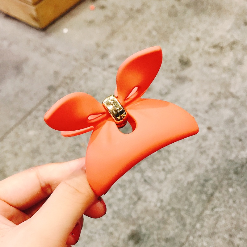 Kẹp tóc phối nơ xinh xắn cho nữ