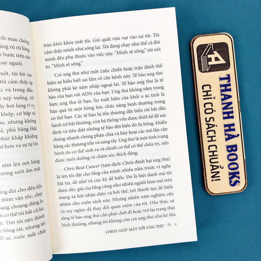 Sách - Chris Giáp Mặt Với Ung Thư (Kèm Bookmark) - Cuốn cẩm nang toàn diện về hành trình chữa lành căn bệnh ung thư