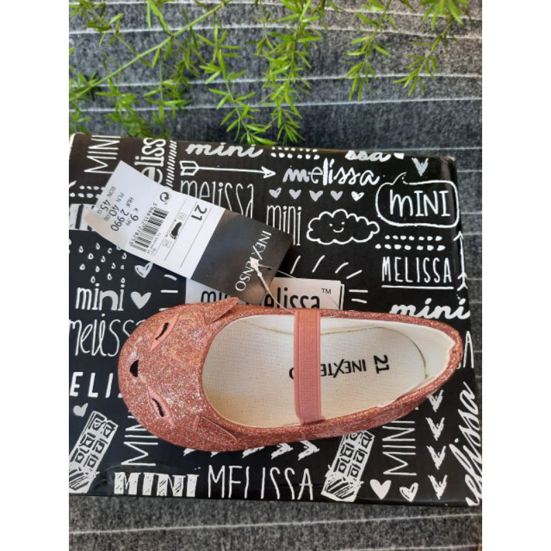 Giày xuất cho bé