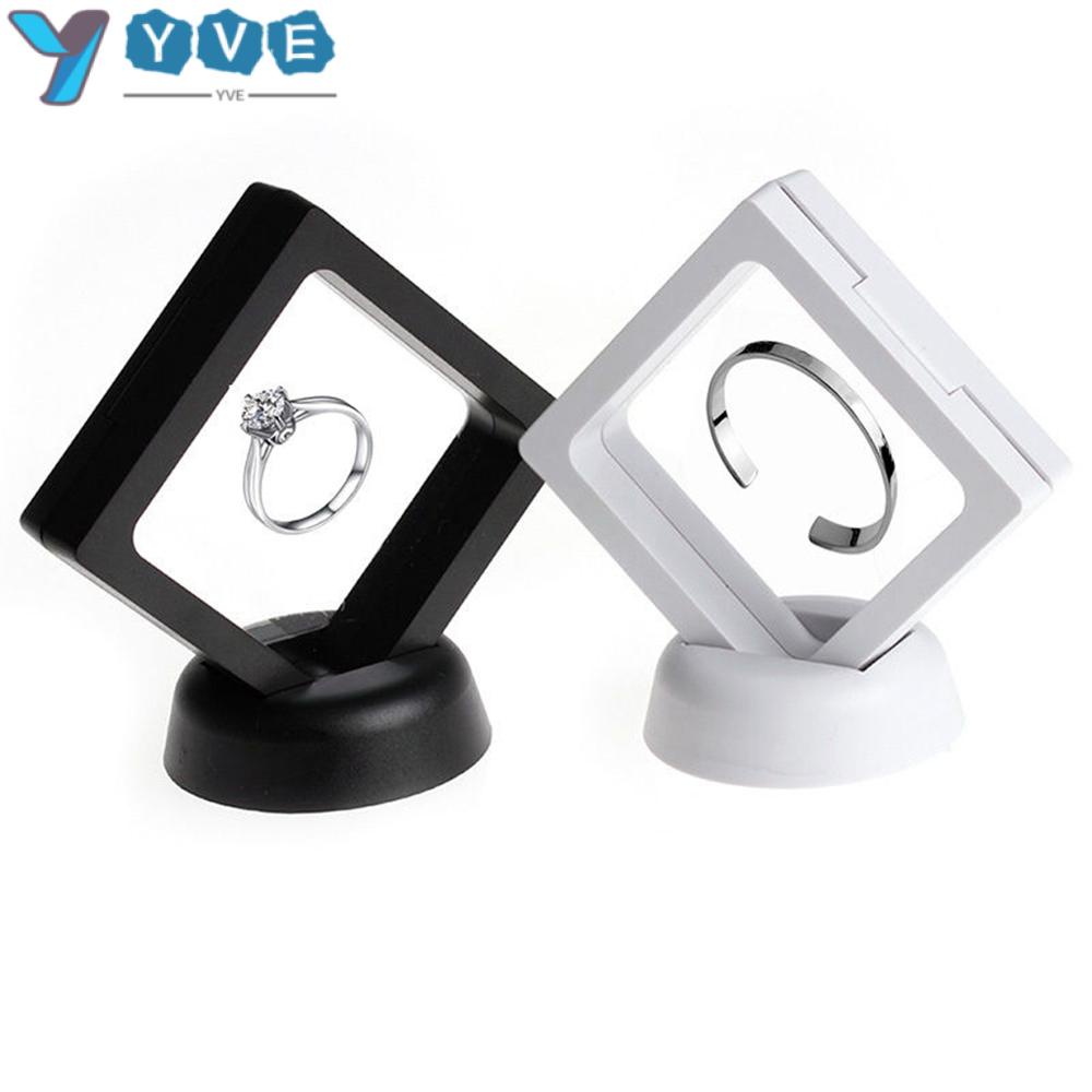 Khung trưng bày đồ trang sức xinh xắn