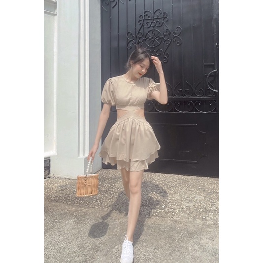 Đầm Emma khoét eo tay bồng | BigBuy360 - bigbuy360.vn