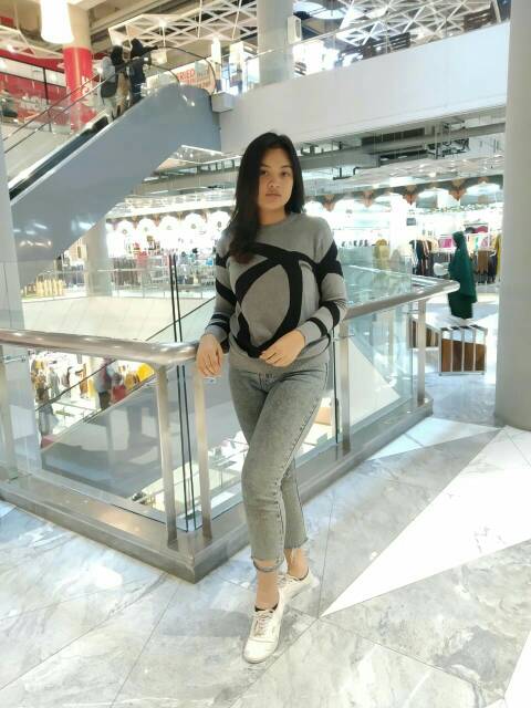 Áo sweater tay dài có túi in họa tiết thời trang cho nữ | BigBuy360 - bigbuy360.vn