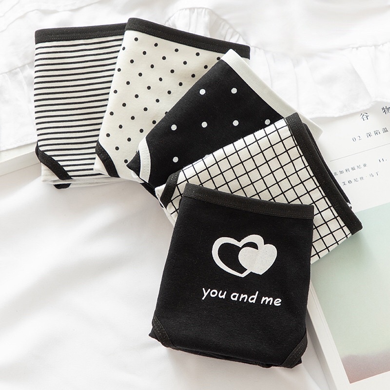 Quần Lót Nữ Cotton Nâng Mông Co Dãn 4 Chiều Hoạ Tiết Tim Đen Dễ Thương JAENIA