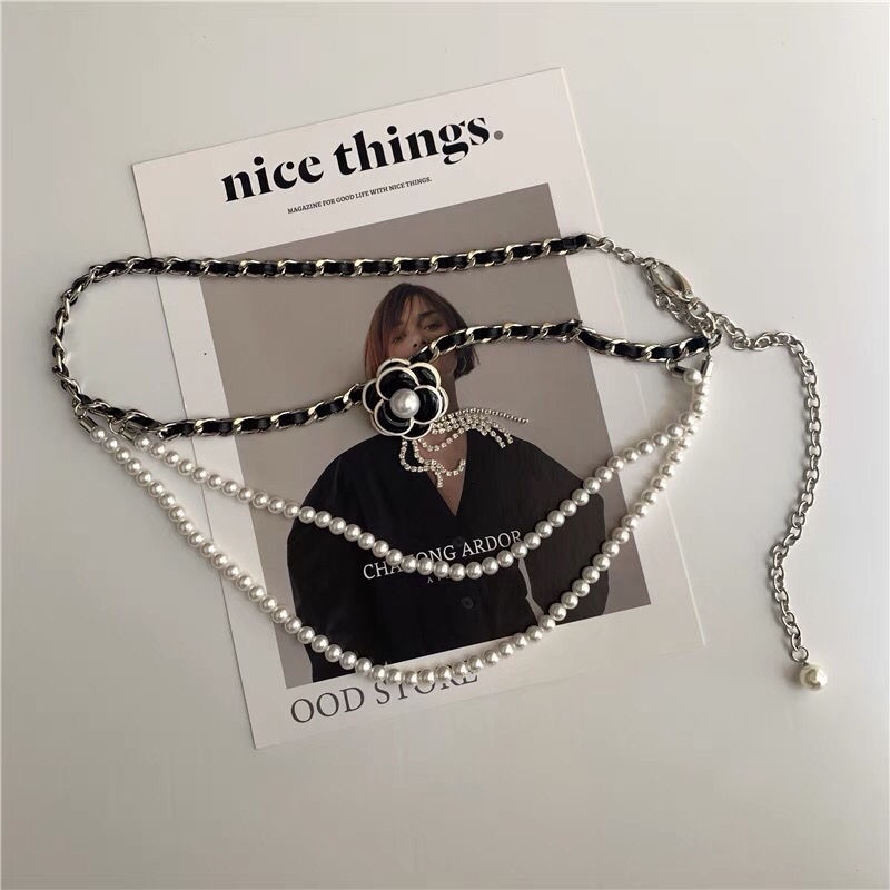 Thắt lưng dây xích phối hoa trà và ngọc trai phong cách cổ điển dành cho nữ