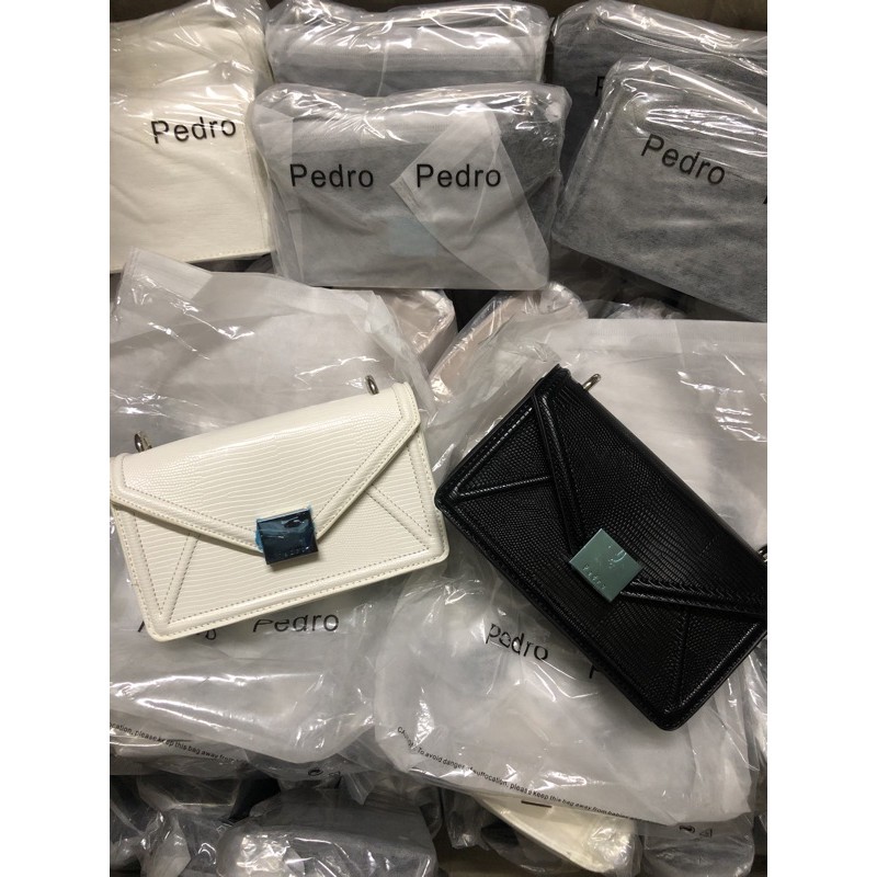 Túi xách nữ đeo chéo dáng bì thư Pero thời trang công sở nữ cao cấp giá rẻ | BigBuy360 - bigbuy360.vn