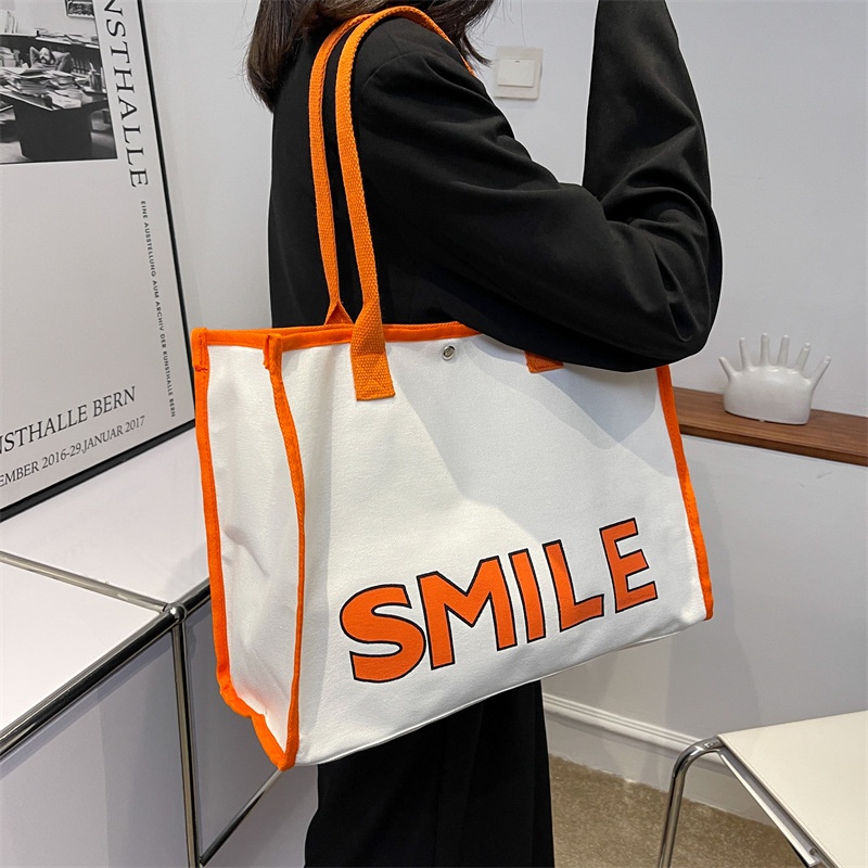 Túi vải Cỡ Lớn In Chữ Màu Tương Phản Thời Trang Mùa Xuân 2022