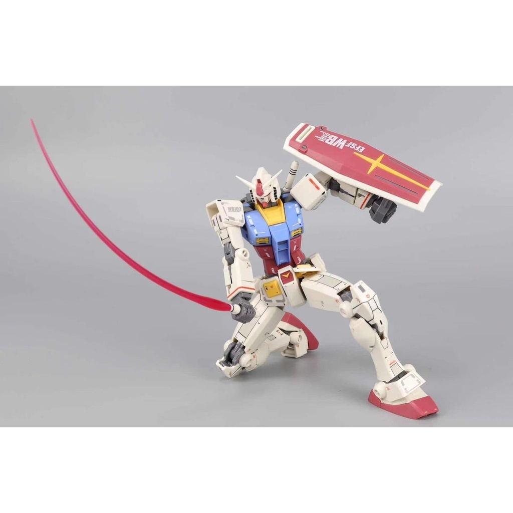 Mô Hình Lắp Ráp Gundam HG RX-78-2 Fighter Beyond Global (tặng kèm base và full set weapon)