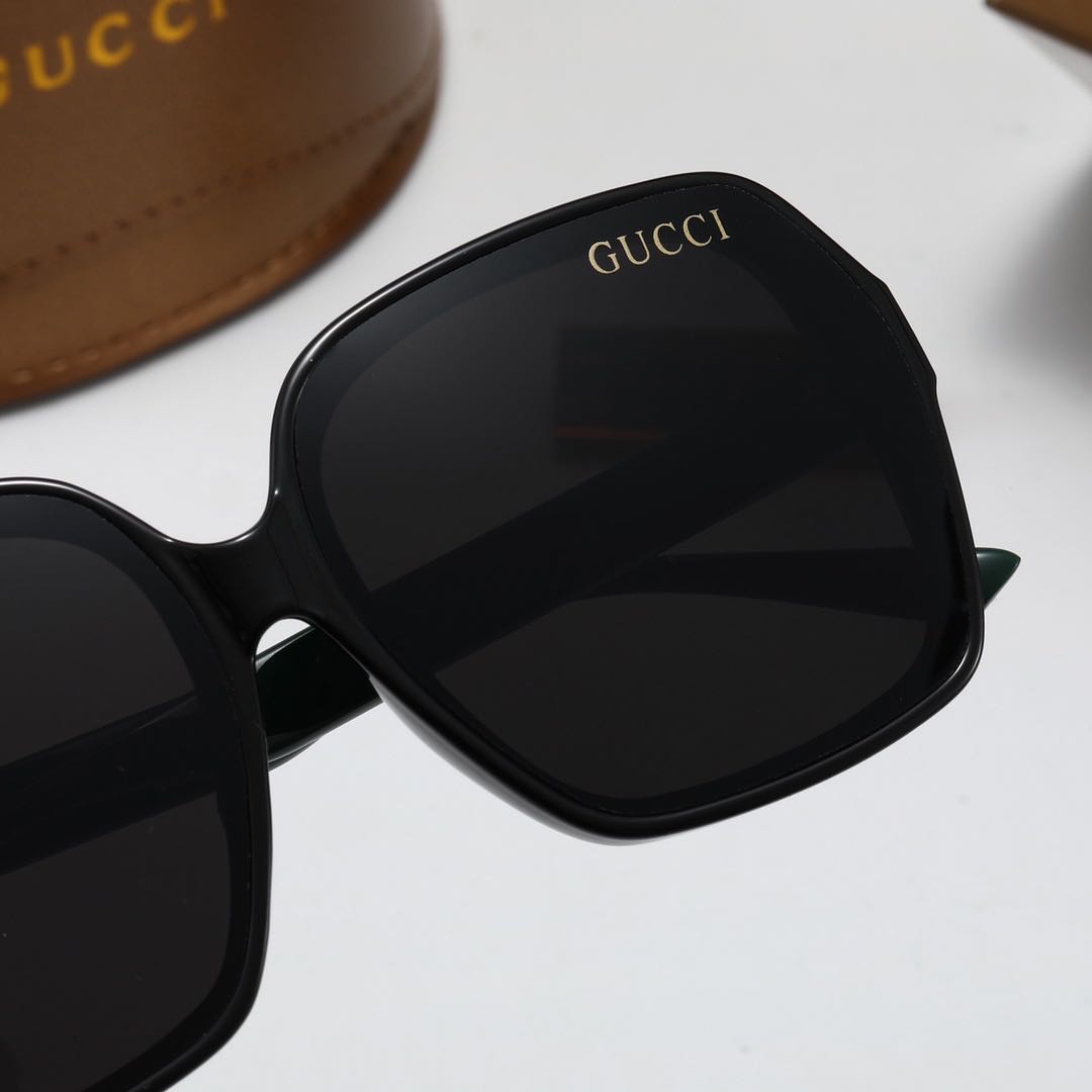 Gucci_ Kính râm 2021 Thời trang Hàn Quốc mới Kính râm phân cực nam và nữ Cặp đôi hợp thời trang Du lịch ngoài trời Kính râm lái xe thời trang Ngôi sao đường phố Chụp ảnh Wild Anti-UV Kính râm