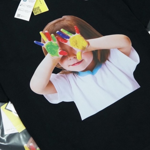 Áo Thun ADLV Bé Màu Colorful Hands  - Ảnh Chụp Tại Shop