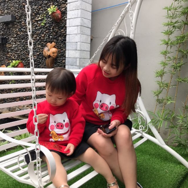 Áo đôi mẹ con heo đỏ mẫu mới 2019