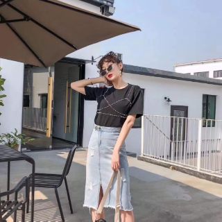 Chân váy bò jean và váy thổ cẩm