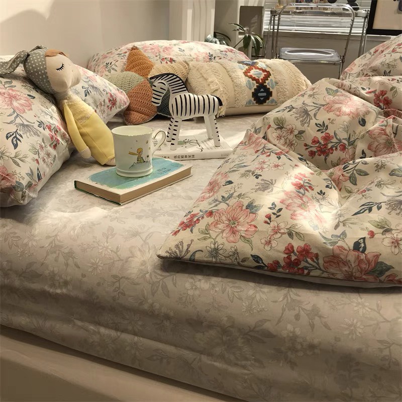 Chăn Ga Gối Cotton Living "Vườn Hồng Dễ Thương" 4 món