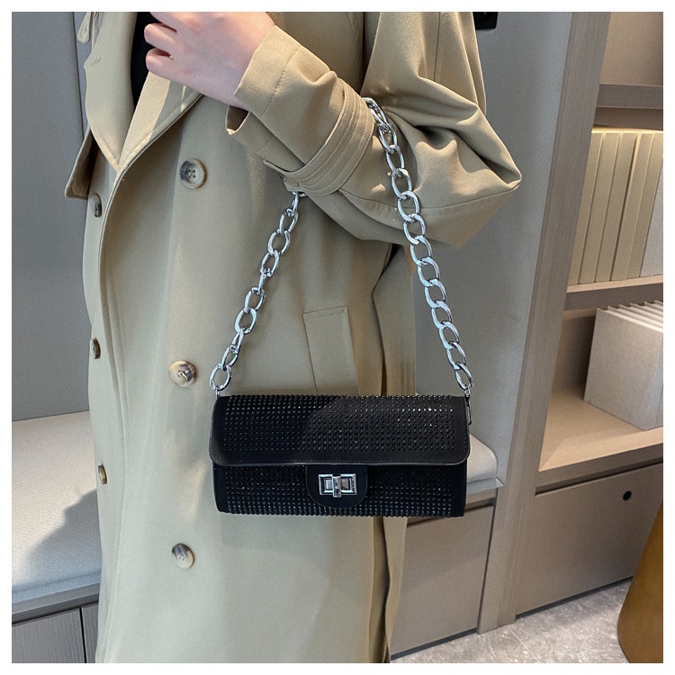 Túi Đeo Vai Phối Dây Xích Thiết Kế Giản Dị Thời Trang