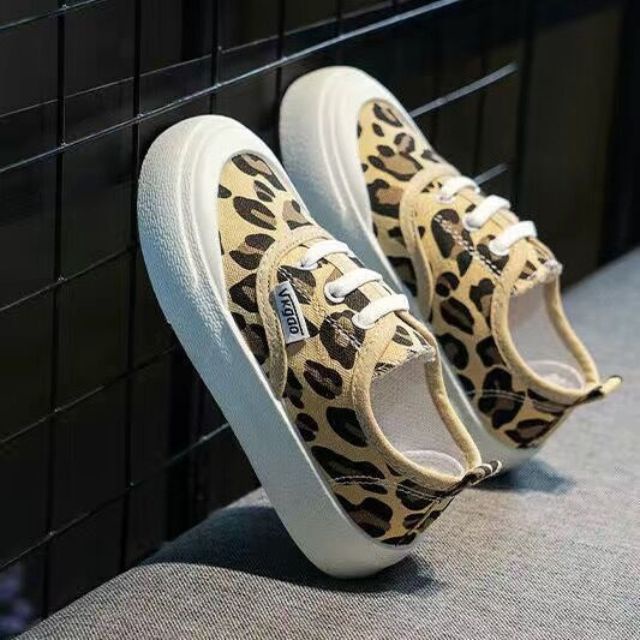 Giày thể thao trẻ em đế mềm êm chân phong cách Hàn Quốc size 28-37