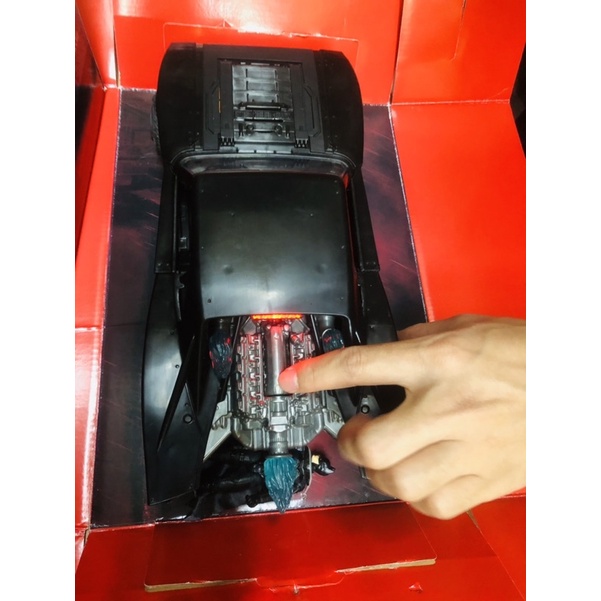 Bộ Batman và xe có đèn và 15 âm thanh như động cơ thật