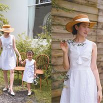 Đầm mẹ và bé nơ ngực linen trắng_ The little Heidi_ đầm mẹ và bé thiết kế_ Mom and daughter dresses_ Like motherdaughter