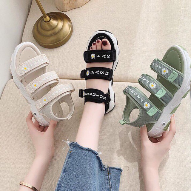 Sandal nữ 3 quai ngang hoa cúc fashion - Dép quai hậu nữ đi học đi chơi đi biển sandal ulzzang hot hè 2021 đẹp giá rẻ