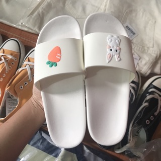 dép trắng cà rốt