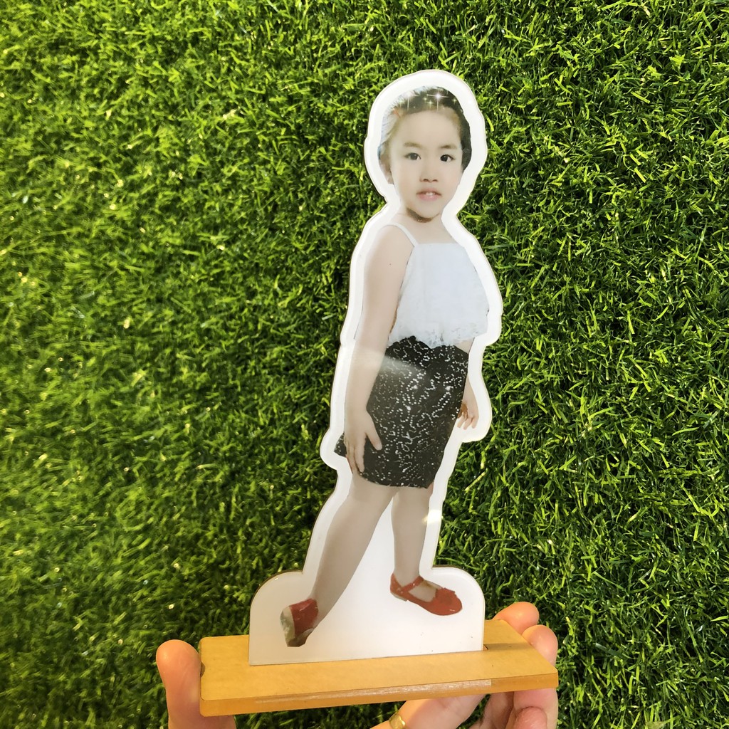 stander in hình theo yêu cầu