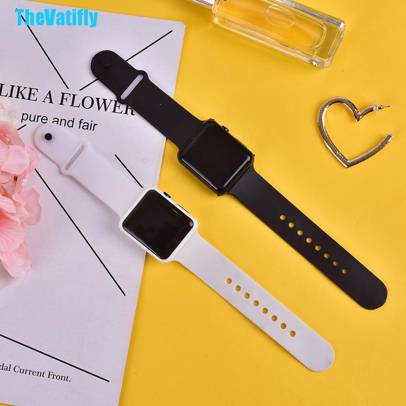  Đồng hồ đeo tay kỹ thuật số mặt vuông hiển thị LED dây silicon thời trang