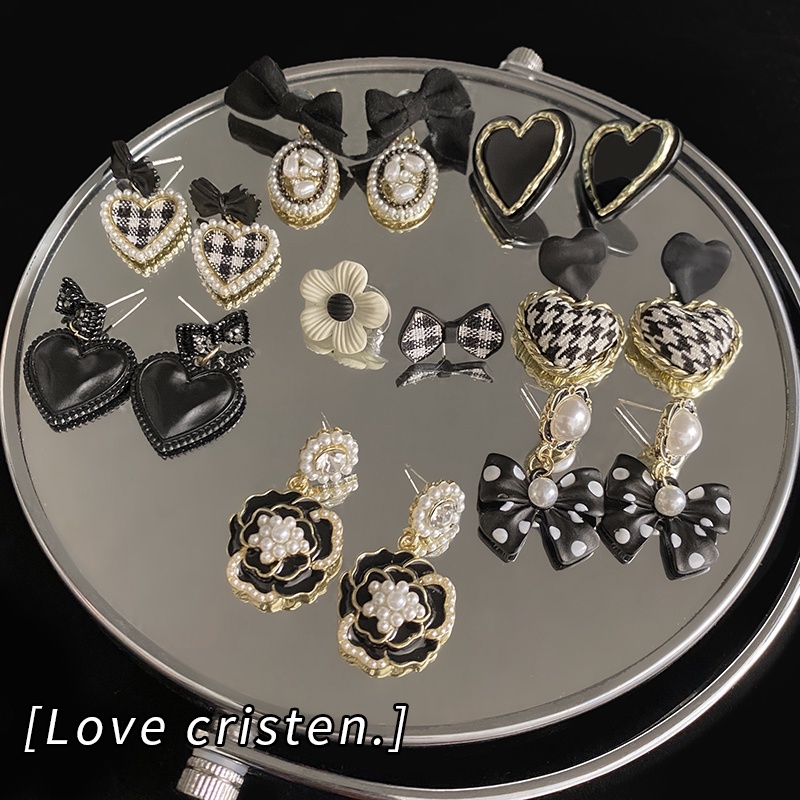 Bông Tai Dáng Dài Hình Trái Tim Màu Đen Ngọt Ngào Dễ Thương Cho Nữ