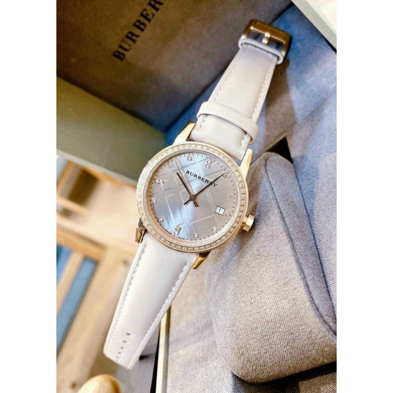 Đồng hồ nữ BURBERRY cao cấp - đính daimond trắng viền và số, dây da sang trọng