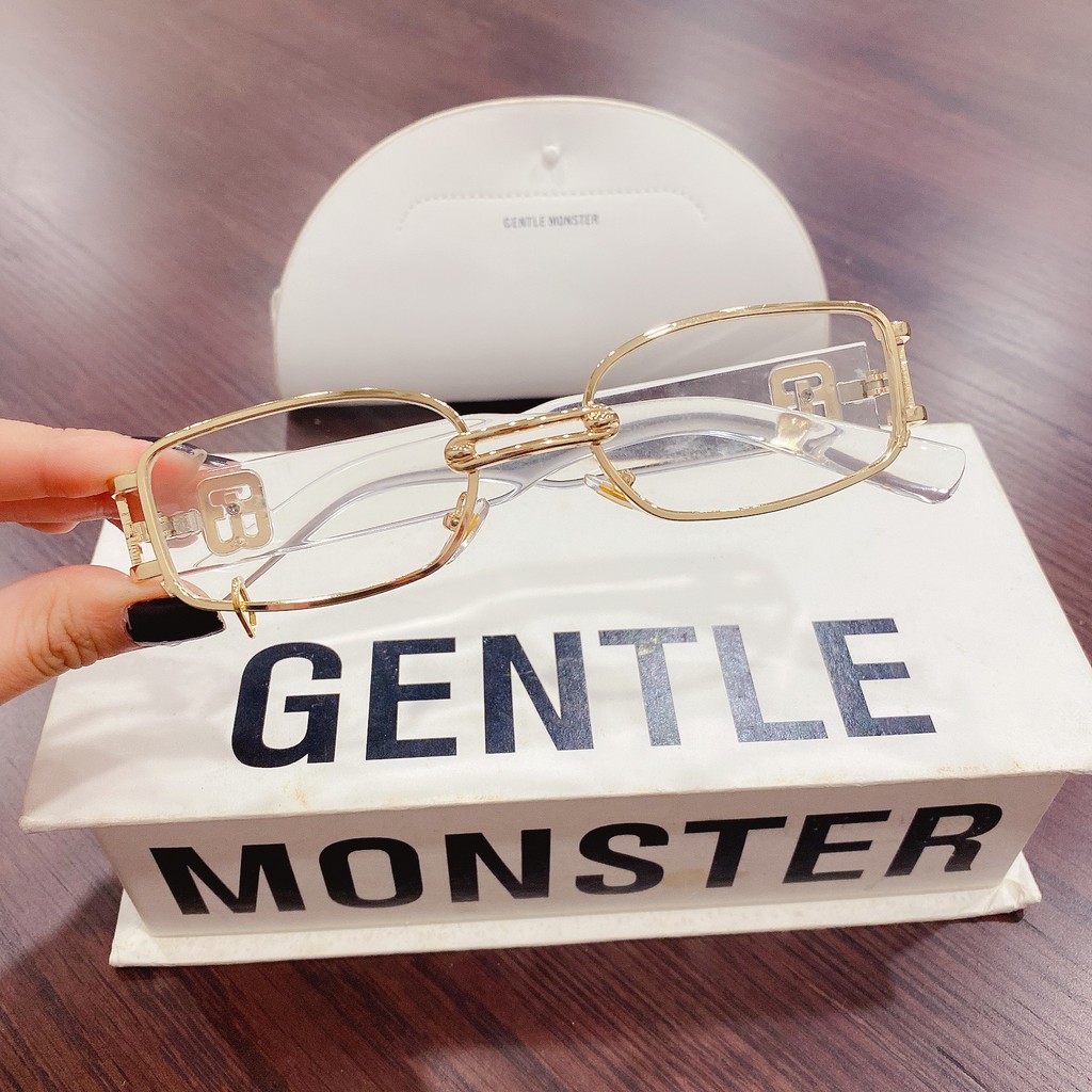 MẮT KÍNH GIẢ CẬN TRẮNG TRONG SUỐT VIỀN VÀNG GỌNG TRẮNG 483