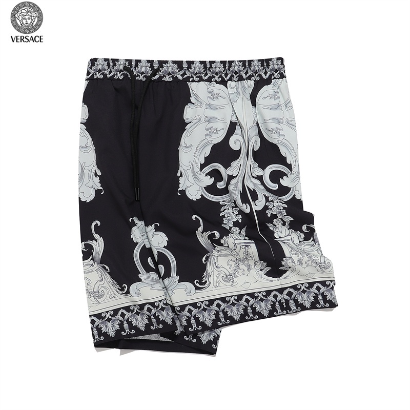 Quần Short Versace In Họa Tiết Trẻ Trung Hợp Thời Trang Hè