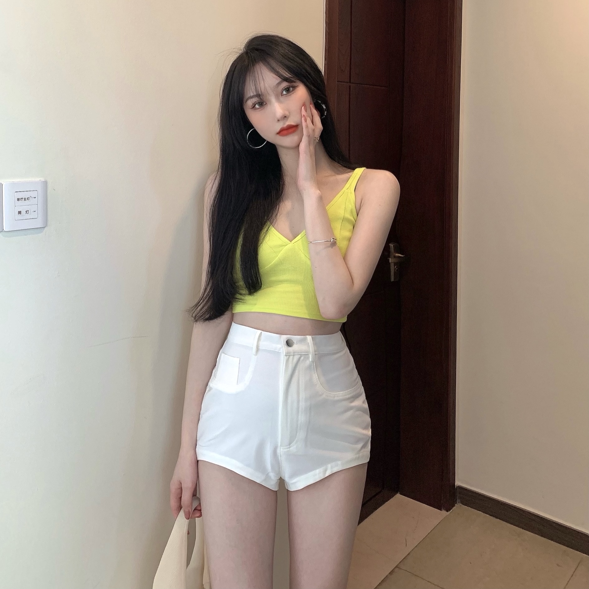 Quần Short Nữ Lưng Cao Dáng Ôm Gợi Cảm Thời Trang Hàn Quốc | BigBuy360 - bigbuy360.vn