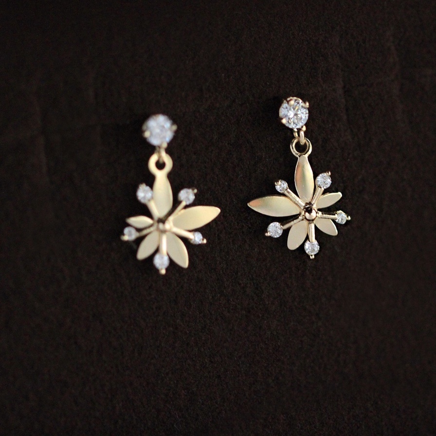 Bông Tai Hoa Xinh Nhỏ Gắn Đá Đan Xen Tinh Tế Cho Nữ B2662 Bảo Ngọc Jewelry
