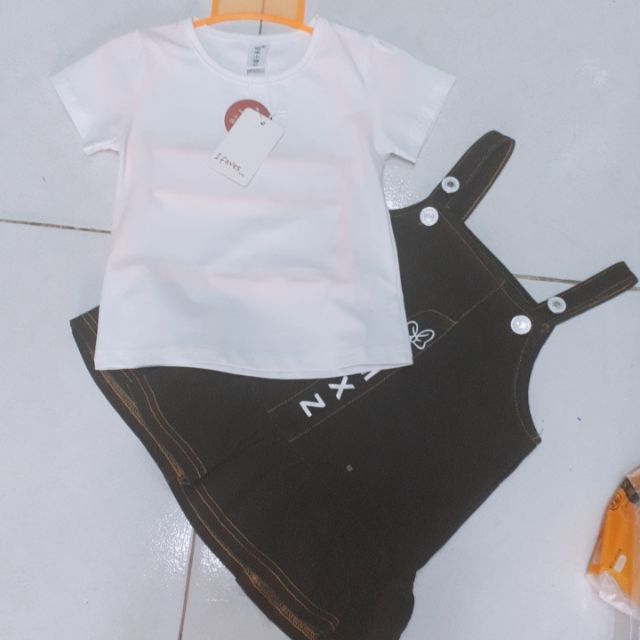 Bộ yếm dành cho bé gái