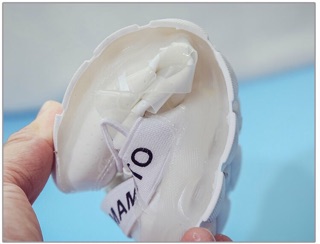 Giày đế mềm, có đèn LED cho bé