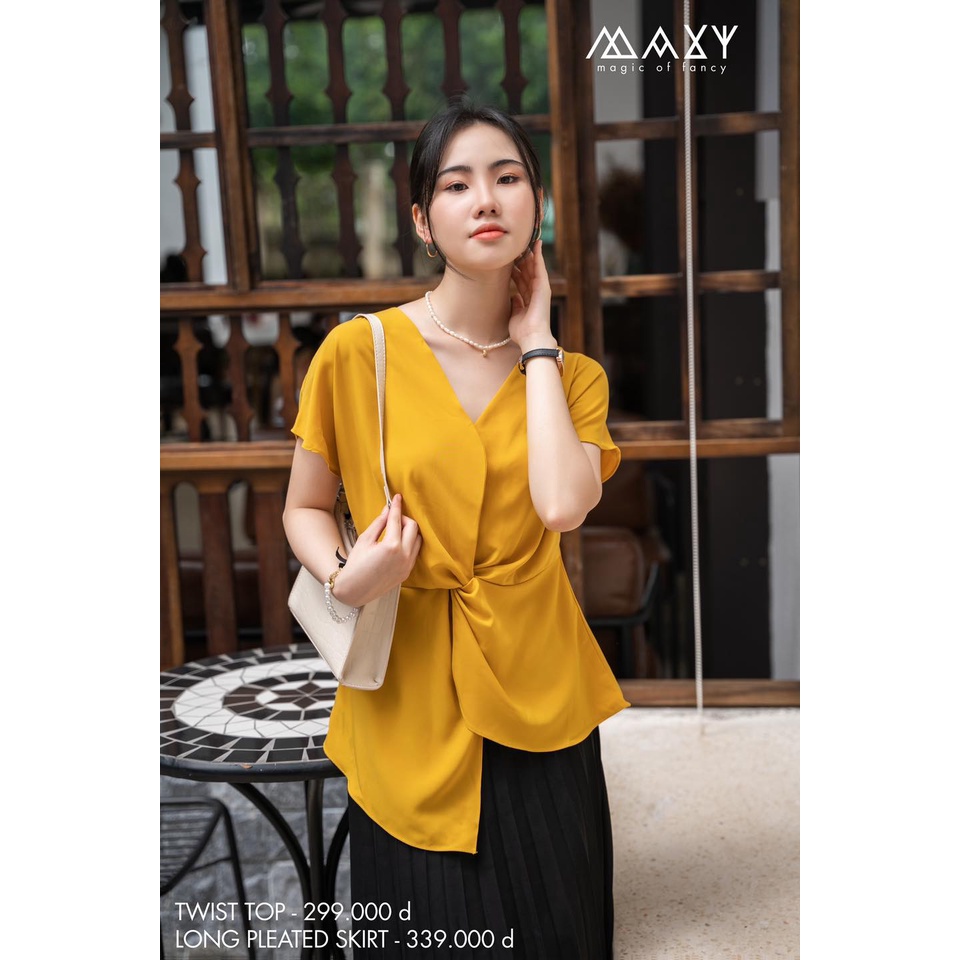 Áo kiểu nữ xoắn eo lệch tà mustard twist top Maxy Workshop