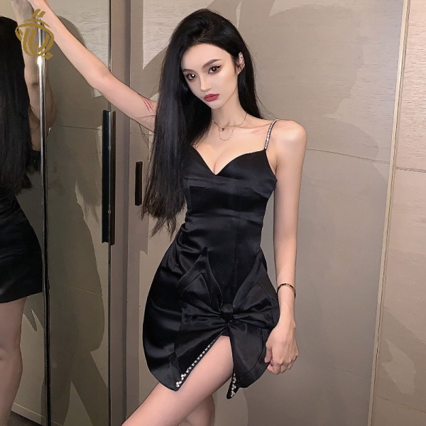 Sản Phẩm Chất Lượng Cao|Đầm Hai Dây Cổ Chữ V Xẻ Sâu Đính Đá Thiết Kế Mới Quyến Rũ Thời Trang