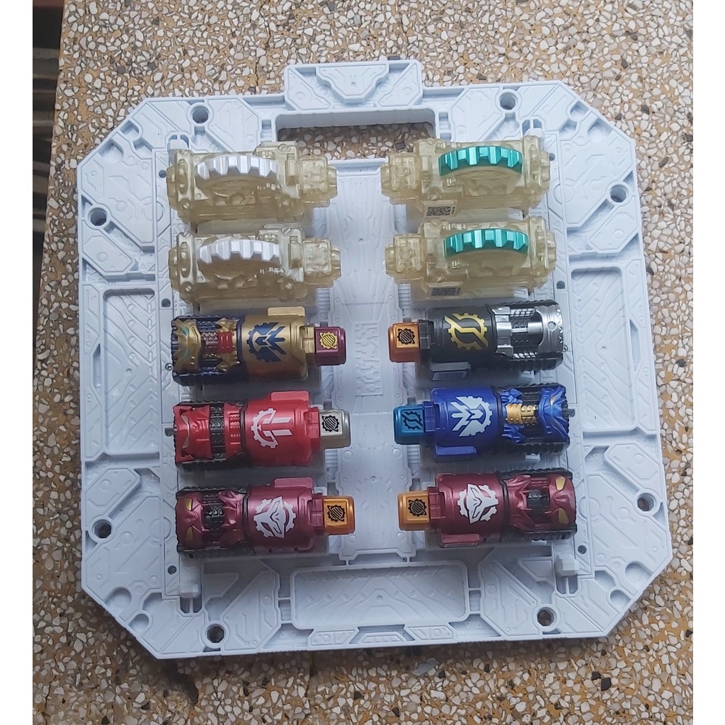 -Đồ chơi Full Bottle của series phim Siêu nhân Kamen rider build
