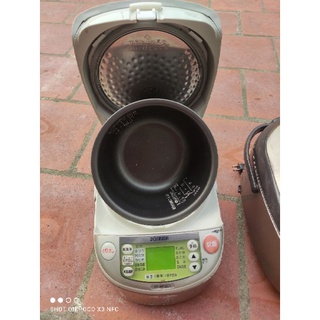 nồi cơm nội điạ Nhật zojirushi