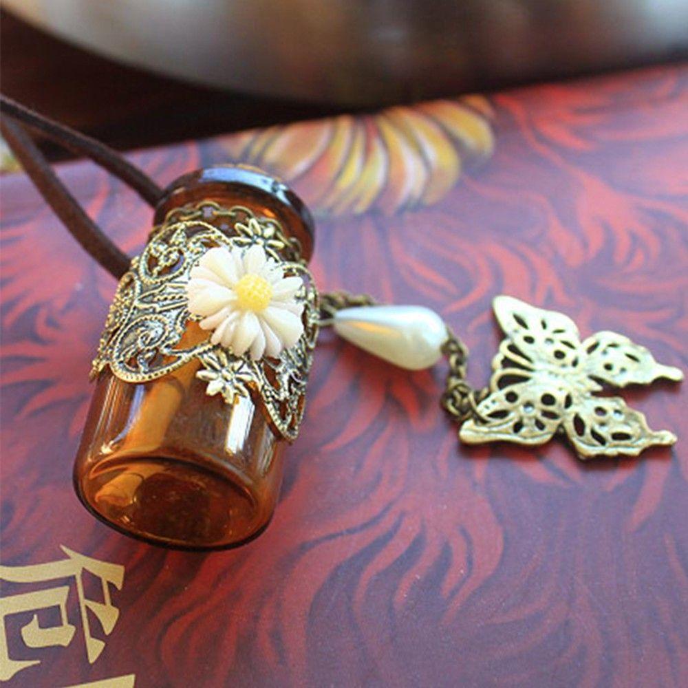 Vòng cổ Da Mặt Khắc Hình Hoa Cúc Và Bướm Thời Trang Cho Nữ