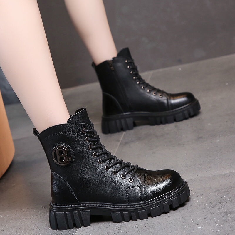 Boots chiến binh tag khuy chữ B