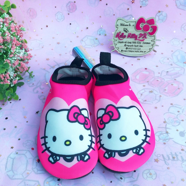 GIÀY ĐI BIỂN CHỐNG TRƠN TRƯỢT HELLO KITTY