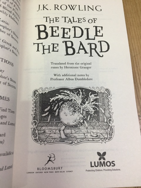 Truyện Ngoại văn Tiếng Anh:The Tales Of Beedle The Bard-Paperback
