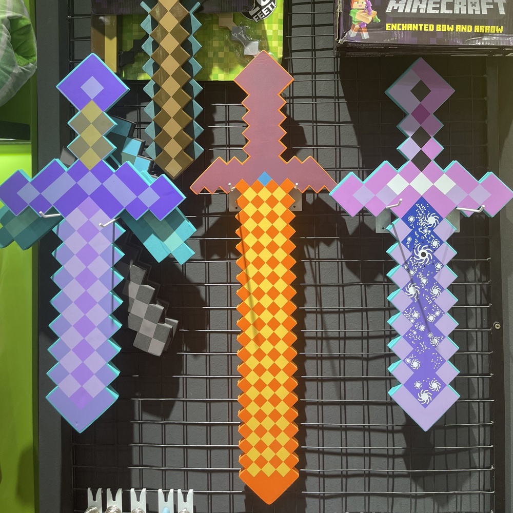 Đồ chơi Minecraft hot 2022, các loại kiếm minecraft mới nhất