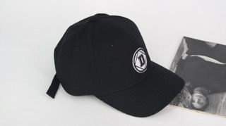 Nón kết logo chữ D