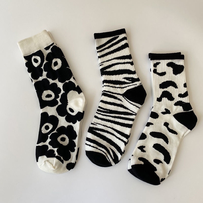 Vớ Ống Lửng Họa Tiết Sọc Trắng Đen Phong Cách Nhật Bản Dễ Thương Cho Nữ Sinh