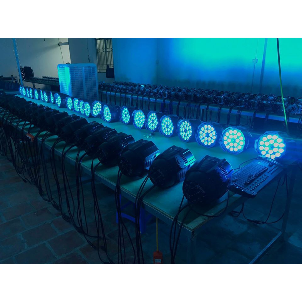 ĐÈN DTE PAR LED 18x10W 4in1 RGBW